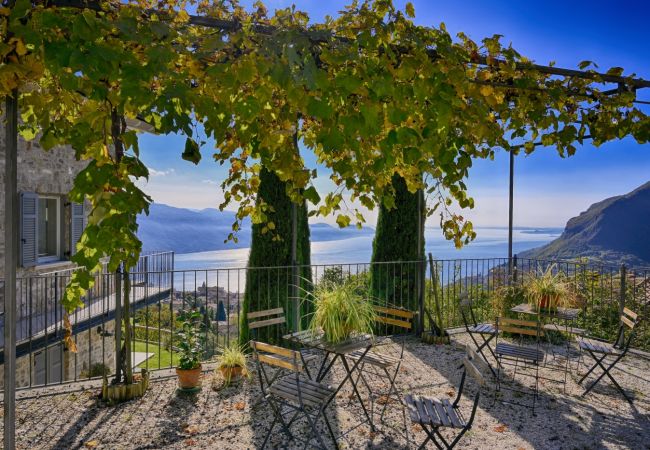 Ferienwohnung in Tignale - Borgo le Vigne, La Vendemmia mit Frühstück und Wellnesscenter - ONLY ADULTS Ferienwohnung in Tignale - Borgo le Vigne, La Vendemmia mit Frühstück und Wellnesscenter - ONLY ADULTS