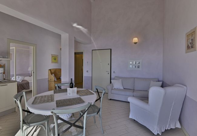 Ferienwohnung in Tignale - Borgo le Vigne, La Vendemmia mit Frühstück und Wellnesscenter - ONLY ADULTS Ferienwohnung in Tignale - Borgo le Vigne, La Vendemmia mit Frühstück und Wellnesscenter - ONLY ADULTS