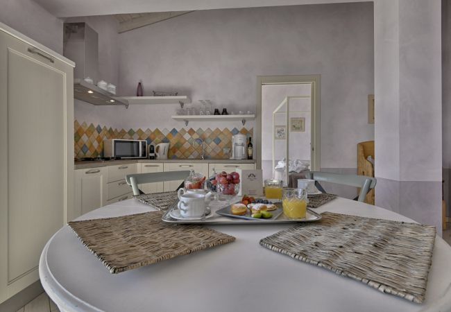 Ferienwohnung in Tignale - Borgo le Vigne, La Vendemmia mit Frühstück und Wellnesscenter - ONLY ADULTS Ferienwohnung in Tignale - Borgo le Vigne, La Vendemmia mit Frühstück und Wellnesscenter - ONLY ADULTS