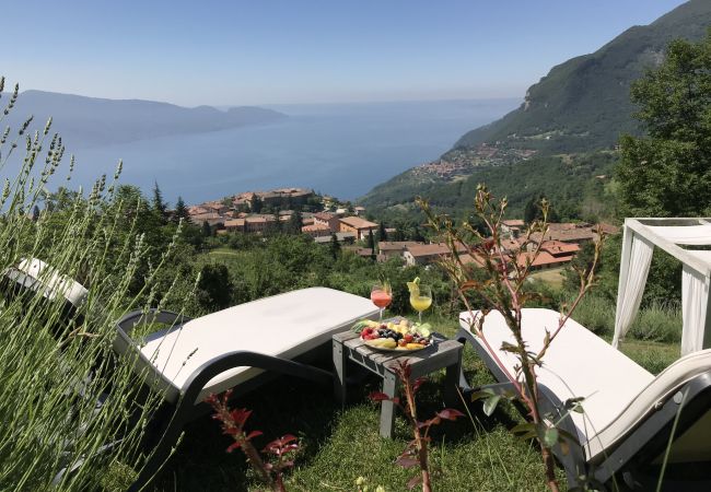 Ferienwohnung in Tignale - Borgo le Vigne, L'Uva rara  mit Frühstück und Wellnesscenter - ONLY ADULTS Ferienwohnung in Tignale - Borgo le Vigne, L'Uva rara  mit Frühstück und Wellnesscenter - ONLY ADULTS