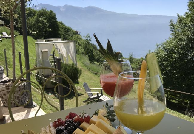 Ferienwohnung in Tignale - Borgo le Vigne, L'Uva rara  mit Frühstück und Wellnesscenter - ONLY ADULTS Ferienwohnung in Tignale - Borgo le Vigne, L'Uva rara  mit Frühstück und Wellnesscenter - ONLY ADULTS