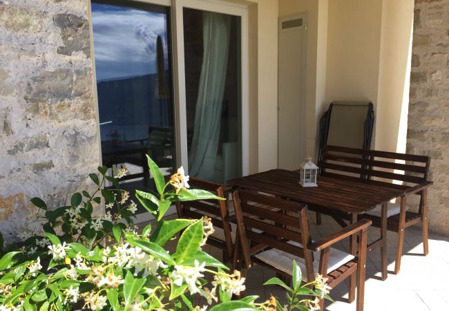 Ferienwohnung in Tignale - Borgo le Vigne, L'Uva rara  mit Frühstück und Wellnesscenter - ONLY ADULTS Ferienwohnung in Tignale - Borgo le Vigne, L'Uva rara  mit Frühstück und Wellnesscenter - ONLY ADULTS