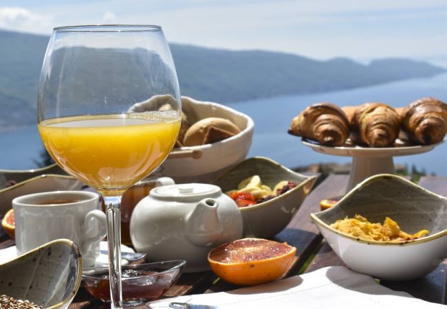Ferienwohnung in Tignale - Borgo le Vigne, L'Uva rara  mit Frühstück und Wellnesscenter - ONLY ADULTS Ferienwohnung in Tignale - Borgo le Vigne, L'Uva rara  mit Frühstück und Wellnesscenter - ONLY ADULTS