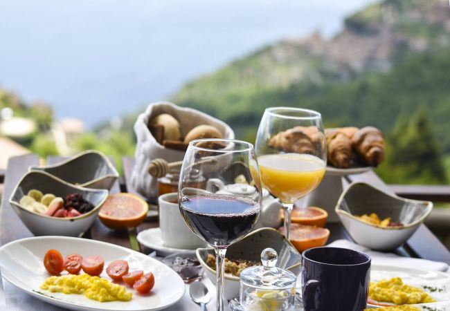 Ferienwohnung in Tignale - Borgo le Vigne, L'Uva rara  mit Frühstück und Wellnesscenter - ONLY ADULTS Ferienwohnung in Tignale - Borgo le Vigne, L'Uva rara  mit Frühstück und Wellnesscenter - ONLY ADULTS