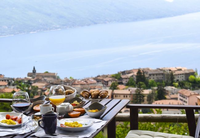 Ferienwohnung in Tignale - Borgo le Vigne, L'Uva rara  mit Frühstück und Wellnesscenter - ONLY ADULTS Ferienwohnung in Tignale - Borgo le Vigne, L'Uva rara  mit Frühstück und Wellnesscenter - ONLY ADULTS