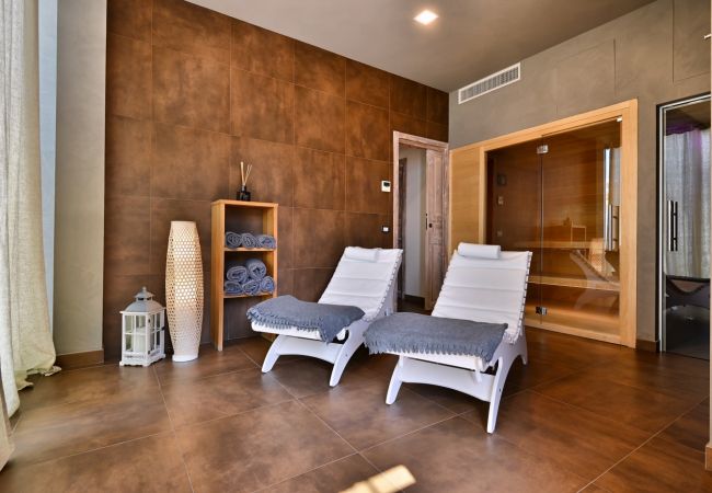 Ferienwohnung in Tignale - Borgo le Vigne, L'Uva rara  mit Frühstück und Wellnesscenter - ONLY ADULTS Ferienwohnung in Tignale - Borgo le Vigne, L'Uva rara  mit Frühstück und Wellnesscenter - ONLY ADULTS