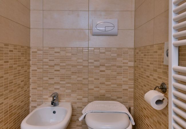 Ferienwohnung in Tignale - Borgo le Vigne, L'Uva rara  mit Frühstück und Wellnesscenter - ONLY ADULTS Ferienwohnung in Tignale - Borgo le Vigne, L'Uva rara  mit Frühstück und Wellnesscenter - ONLY ADULTS
