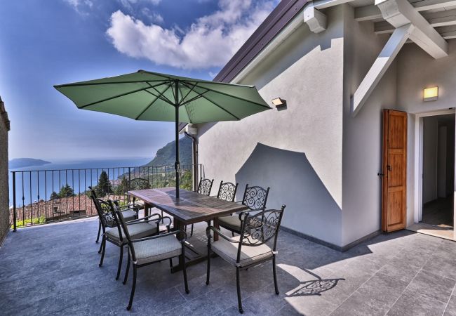 Villa in Tignale - Villa Pineta - Theater Home, mit Seeblick, wunderschönem Pool und ideal für Familien Villa in Tignale - Villa Pineta - Theater Home, mit Seeblick, wunderschönem Pool und ideal für Familien