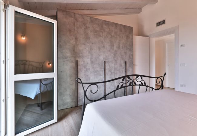 Villa in Tignale - Villa Pineta - Theater Home, mit Seeblick, wunderschönem Pool und ideal für Familien Villa in Tignale - Villa Pineta - Theater Home, mit Seeblick, wunderschönem Pool und ideal für Familien