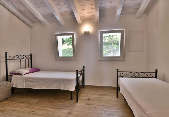 Villa in Tignale - Villa Pineta - Theater Home, mit Seeblick, wunderschönem Pool und ideal für Familien Villa in Tignale - Villa Pineta - Theater Home, mit Seeblick, wunderschönem Pool und ideal für Familien