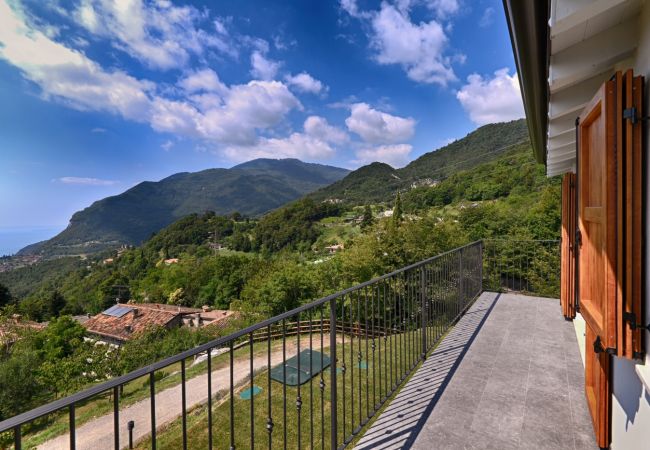Villa in Tignale - Villa Pineta - Theater Home, mit Seeblick, wunderschönem Pool und ideal für Familien Villa in Tignale - Villa Pineta - Theater Home, mit Seeblick, wunderschönem Pool und ideal für Familien