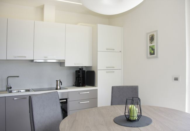 Ferienwohnung in Tignale - Mandorla - Theater Home,  neben das Zentrum mit Seeblick Ferienwohnung in Tignale - Mandorla - Theater Home,  neben das Zentrum mit Seeblick