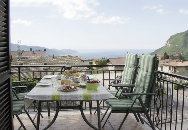 Ferienwohnung in Tignale - Mandorla - Theater Home,  neben das Zentrum mit Seeblick Ferienwohnung in Tignale - Mandorla - Theater Home,  neben das Zentrum mit Seeblick