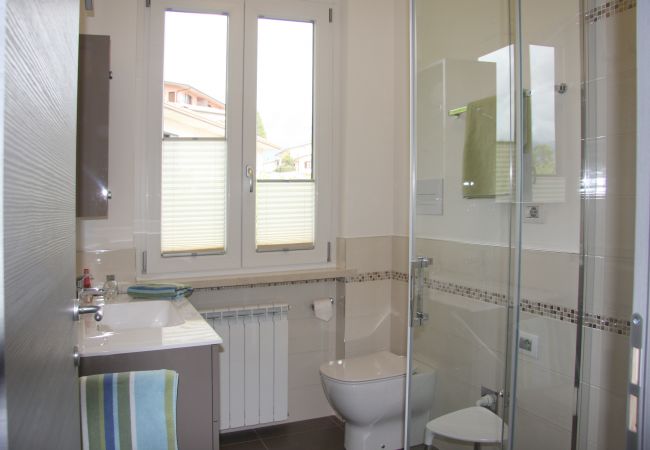 Ferienwohnung in Tignale - Mandorla - Theater Home,  neben das Zentrum mit Seeblick Ferienwohnung in Tignale - Mandorla - Theater Home,  neben das Zentrum mit Seeblick