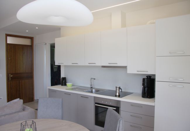 Ferienwohnung in Tignale - Mandorla - Theater Home,  neben das Zentrum mit Seeblick Ferienwohnung in Tignale - Mandorla - Theater Home,  neben das Zentrum mit Seeblick