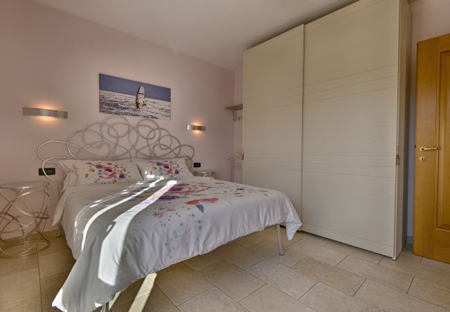 Ferienwohnung in Tignale - Villa Ornella - Belvedere Theater Home, im historischem Zentrum mit wunderschönem Seeblick Ferienwohnung in Tignale - Villa Ornella - Belvedere Theater Home, im historischem Zentrum mit wunderschönem Seeblick