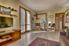 Ferienwohnung in Tignale - Villa Ornella - Belvedere Theater Home, im historischem Zentrum mit wunderschönem Seeblick Ferienwohnung in Tignale - Villa Ornella - Belvedere Theater Home, im historischem Zentrum mit wunderschönem Seeblick