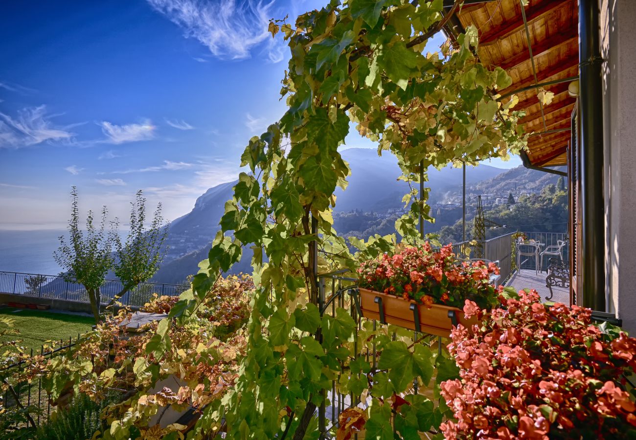 Ferienwohnung in Tignale - Villa Ornella - La Terrazza Theater Home, im historischem Zentrum mit wunderschönem Seeblick Ferienwohnung in Tignale - Villa Ornella - La Terrazza Theater Home, im historischem Zentrum mit wunderschönem Seeblick