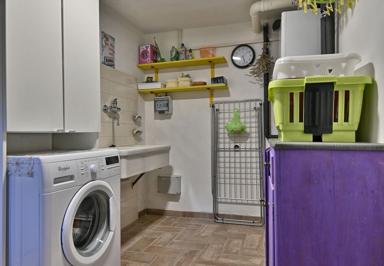 Ferienwohnung in Tignale - Villa Ornella - La Terrazza Theater Home, im historischem Zentrum mit wunderschönem Seeblick Ferienwohnung in Tignale - Villa Ornella - La Terrazza Theater Home, im historischem Zentrum mit wunderschönem Seeblick