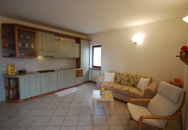 Ferienwohnung in Tignale - Angelica 3 by Theater Home, mit Balkon und Seeblick Ferienwohnung in Tignale - Angelica 3 by Theater Home, mit Balkon und Seeblick