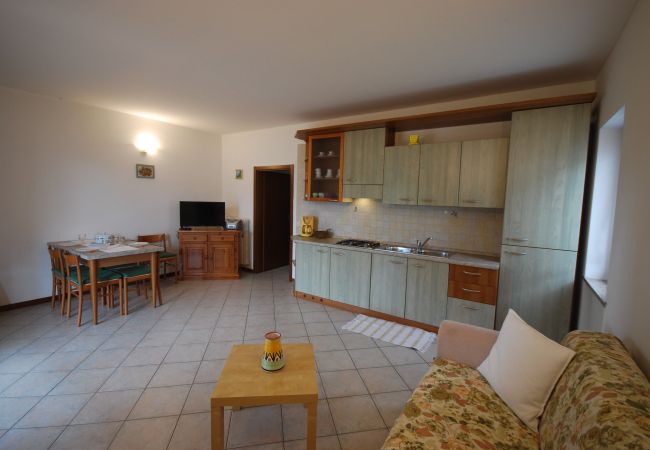 Ferienwohnung in Tignale - Angelica 3 by Theater Home, mit Balkon und Seeblick Ferienwohnung in Tignale - Angelica 3 by Theater Home, mit Balkon und Seeblick