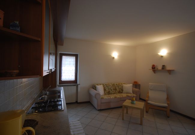 Ferienwohnung in Tignale - Angelica 3 by Theater Home, mit Balkon und Seeblick Ferienwohnung in Tignale - Angelica 3 by Theater Home, mit Balkon und Seeblick