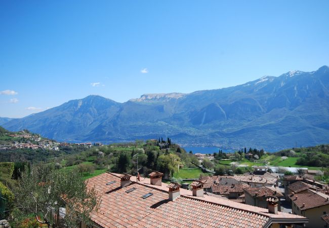 Ferienwohnung in Tignale - Angelica 3 by Theater Home, mit Balkon und Seeblick Ferienwohnung in Tignale - Angelica 3 by Theater Home, mit Balkon und Seeblick