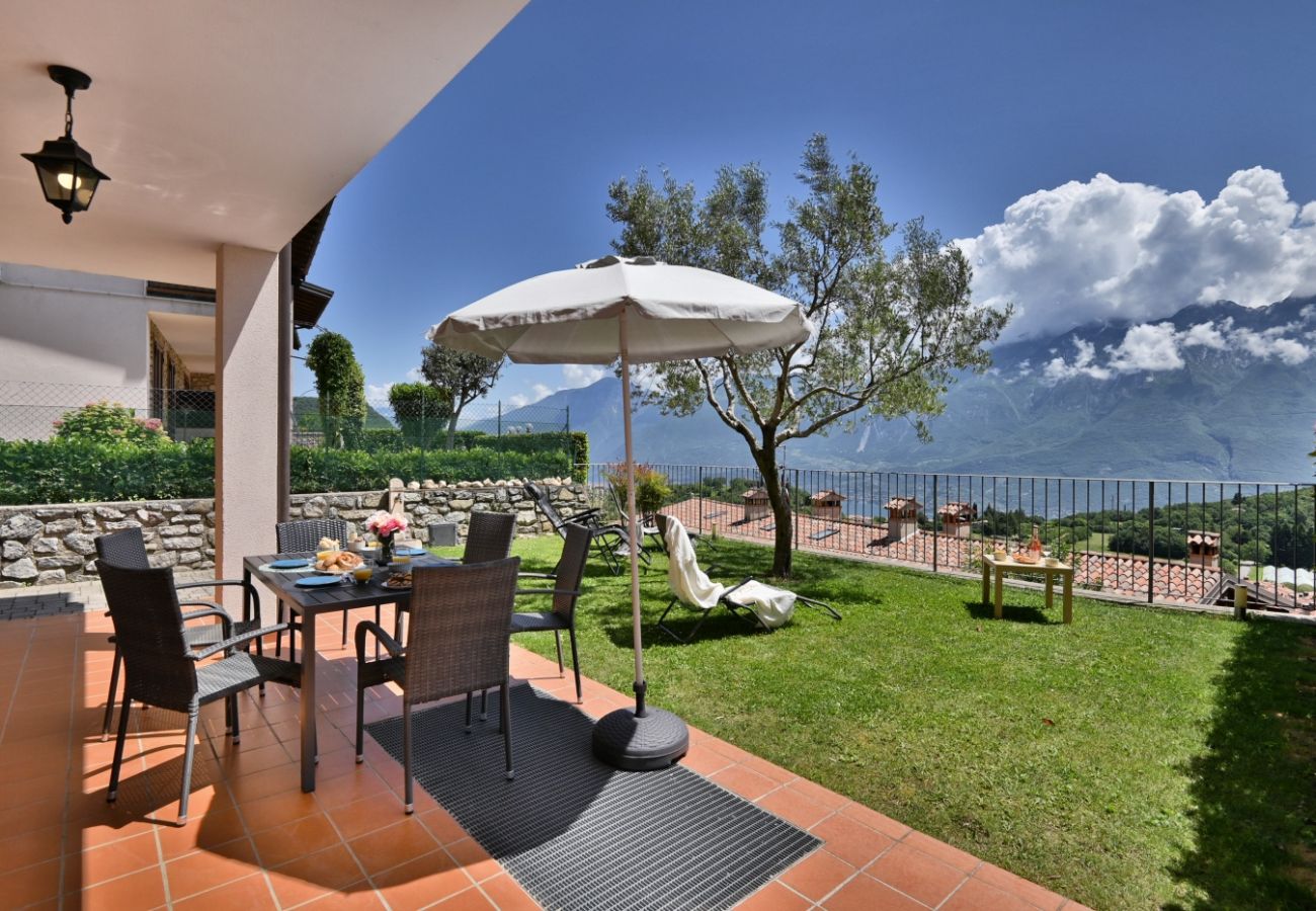 Ferienwohnung in Tignale - Angelica 5 by Theater Home, mit eingezäuntem Garten und Seeblick