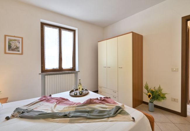 Ferienwohnung in Tignale - Michela 4 - Theater Home, mit privatem Garten und Seeblick Ferienwohnung in Tignale - Michela 4 - Theater Home, mit privatem Garten und Seeblick