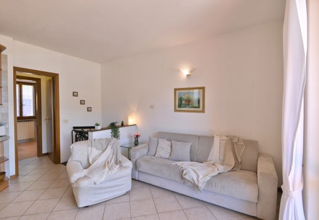Ferienwohnung in Tignale - Michela 4 - Theater Home, mit privatem Garten und Seeblick Ferienwohnung in Tignale - Michela 4 - Theater Home, mit privatem Garten und Seeblick