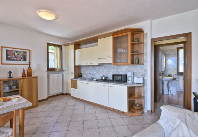 Ferienwohnung in Tignale - Michela 4 - Theater Home, mit privatem Garten und Seeblick Ferienwohnung in Tignale - Michela 4 - Theater Home, mit privatem Garten und Seeblick