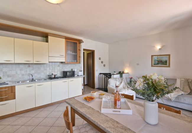 Ferienwohnung in Tignale - Michela 4 - Theater Home, mit privatem Garten und Seeblick Ferienwohnung in Tignale - Michela 4 - Theater Home, mit privatem Garten und Seeblick