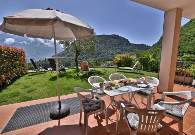 Ferienwohnung in Tignale - Michela 4 - Theater Home, mit privatem Garten und Seeblick Ferienwohnung in Tignale - Michela 4 - Theater Home, mit privatem Garten und Seeblick
