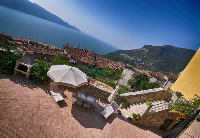 Ferienwohnung in Tignale - Rustico Kristi - Theater Home, mit wunderschönem Seeblick Ferienwohnung in Tignale - Rustico Kristi - Theater Home, mit wunderschönem Seeblick