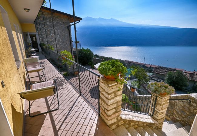 Ferienwohnung in Tignale - Rustico Kristi - Theater Home, mit wunderschönem Seeblick Ferienwohnung in Tignale - Rustico Kristi - Theater Home, mit wunderschönem Seeblick