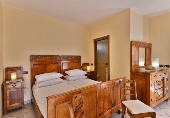 Ferienwohnung in Tignale - Rustico Kristi - Theater Home, mit wunderschönem Seeblick Ferienwohnung in Tignale - Rustico Kristi - Theater Home, mit wunderschönem Seeblick