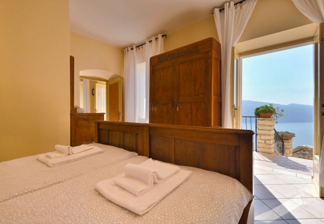 Ferienwohnung in Tignale - Rustico Kristi - Theater Home, mit wunderschönem Seeblick Ferienwohnung in Tignale - Rustico Kristi - Theater Home, mit wunderschönem Seeblick
