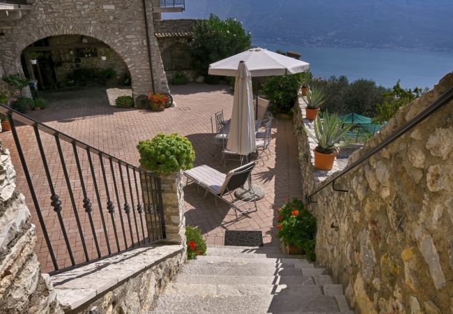 Ferienwohnung in Tignale - Rustico Kristi - Theater Home, mit wunderschönem Seeblick Ferienwohnung in Tignale - Rustico Kristi - Theater Home, mit wunderschönem Seeblick