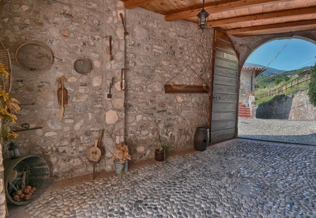 Ferienwohnung in Tignale - Rustico Kristi - Theater Home, mit wunderschönem Seeblick Ferienwohnung in Tignale - Rustico Kristi - Theater Home, mit wunderschönem Seeblick