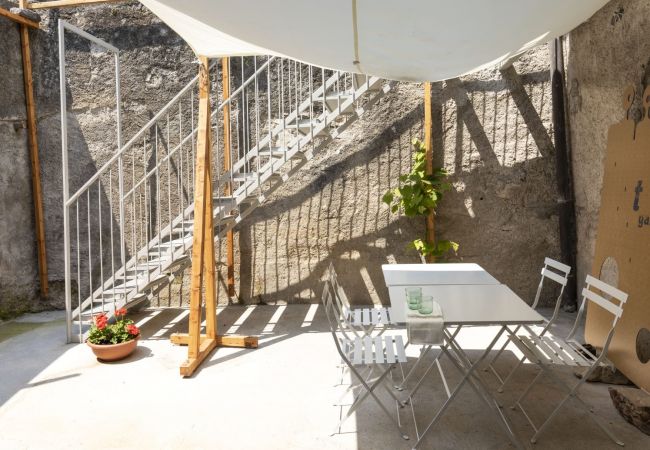 Ferienwohnung in Tignale - La Corte - Gallia,  Theater Home, neue gute eingerichtete  mit Seeblick Ferienwohnung in Tignale - La Corte - Gallia,  Theater Home, neue gute eingerichtete  mit Seeblick