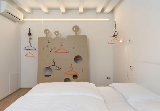 Ferienwohnung in Tignale - La Corte - Gallia,  Theater Home, neue gute eingerichtete  mit Seeblick Ferienwohnung in Tignale - La Corte - Gallia,  Theater Home, neue gute eingerichtete  mit Seeblick