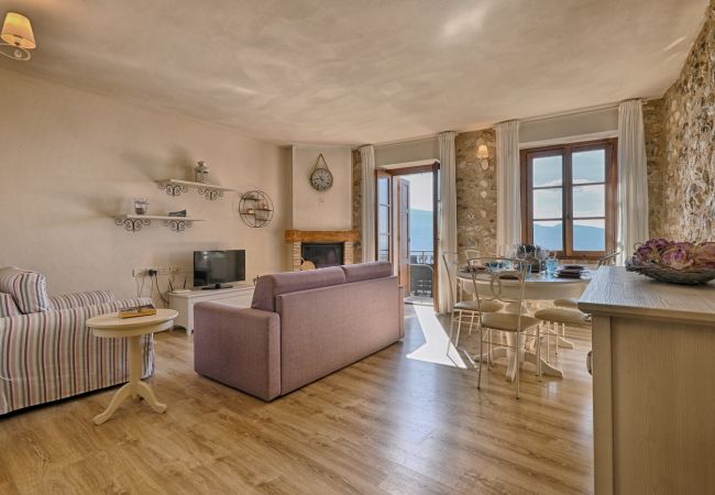 Ferienwohnung in Tignale - Il Grano - Theater Home, mit wunderschönem Seeblick Ferienwohnung in Tignale - Il Grano - Theater Home, mit wunderschönem Seeblick