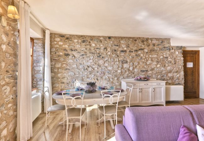 Ferienwohnung in Tignale - Il Grano - Theater Home, mit wunderschönem Seeblick Ferienwohnung in Tignale - Il Grano - Theater Home, mit wunderschönem Seeblick