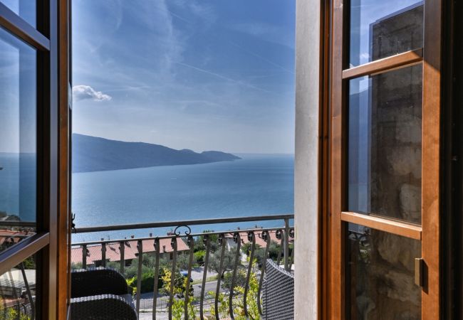 Ferienwohnung in Tignale - Il Grano - Theater Home, mit wunderschönem Seeblick Ferienwohnung in Tignale - Il Grano - Theater Home, mit wunderschönem Seeblick