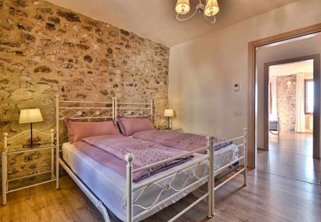 Ferienwohnung in Tignale - Il Grano - Theater Home, mit wunderschönem Seeblick Ferienwohnung in Tignale - Il Grano - Theater Home, mit wunderschönem Seeblick