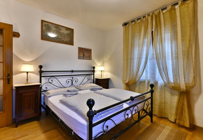 Ferienwohnung in Tignale - Rustico Massimo - Theater Home, mit Panoramablick Ferienwohnung in Tignale - Rustico Massimo - Theater Home, mit Panoramablick