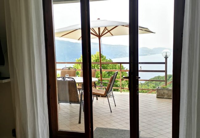 Ferienwohnung in Tignale - Il Patio - Theater Home, mit großem Terrasse und wunderschönem Seeblick Ferienwohnung in Tignale - Il Patio - Theater Home, mit großem Terrasse und wunderschönem Seeblick