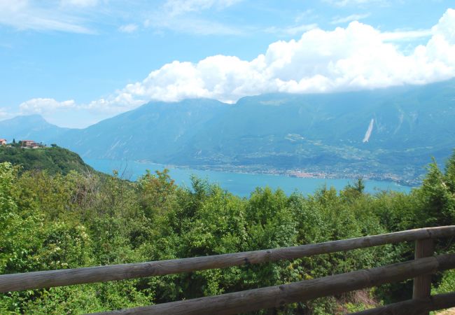 Villa in Tignale - Villa Lago - Theater Home, mit Garage und wunderschöne Seeblick Villa in Tignale - Villa Lago - Theater Home, mit Garage und wunderschöne Seeblick