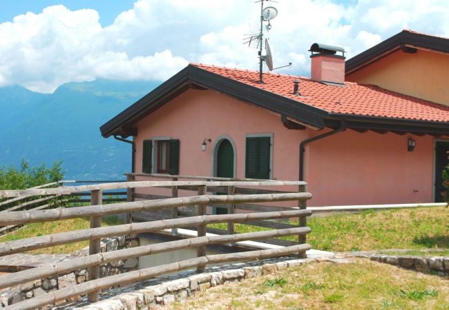Villa in Tignale - Villa Lago - Theater Home, mit Garage und wunderschöne Seeblick Villa in Tignale - Villa Lago - Theater Home, mit Garage und wunderschöne Seeblick