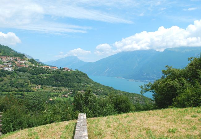 Villa in Tignale - Villa Lago - Theater Home, mit Garage und wunderschöne Seeblick Villa in Tignale - Villa Lago - Theater Home, mit Garage und wunderschöne Seeblick
